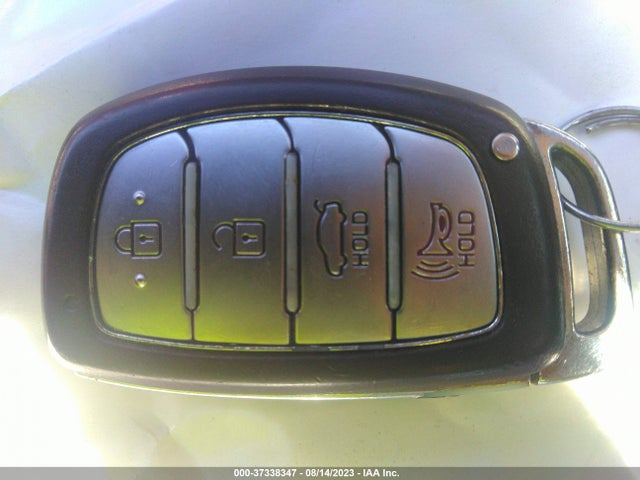 Hyundai Elantra Value Edition 2018 5NPD84LF6JH236416 Image 3