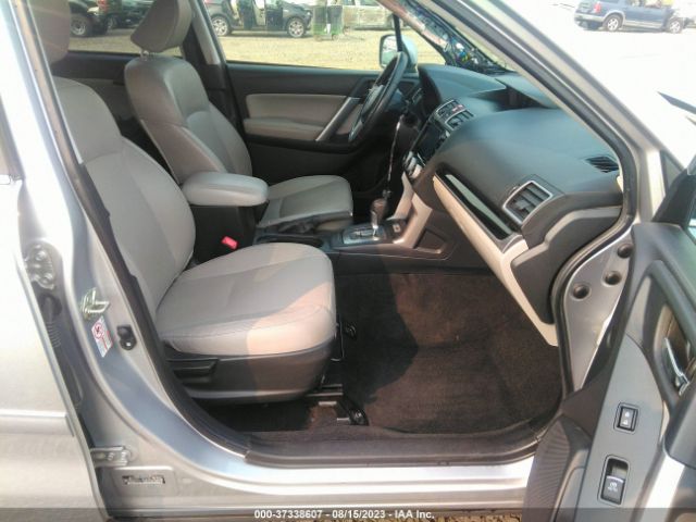 JF2SJAJC8JH520181 Subaru Forester Limited