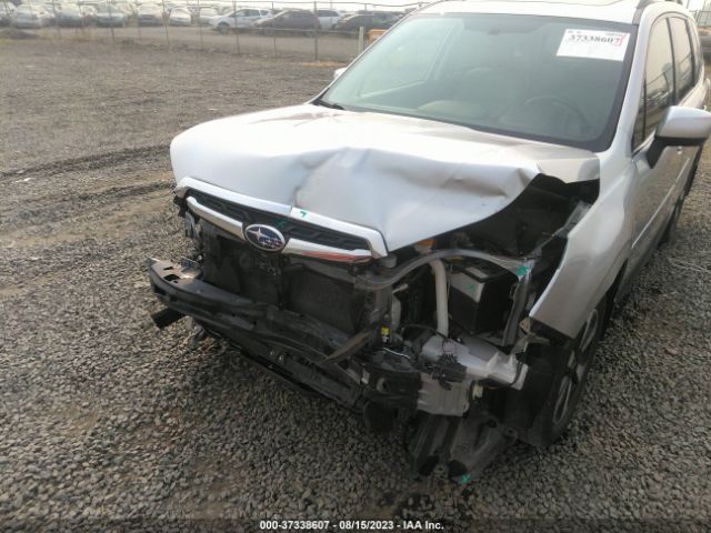 JF2SJAJC8JH520181 Subaru Forester Limited