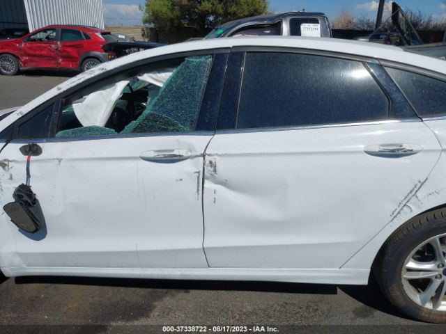 3FA6P0HD5JR285721 Ford FUSION SE
