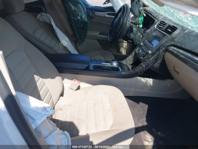 3FA6P0HD5JR285721 Ford FUSION SE