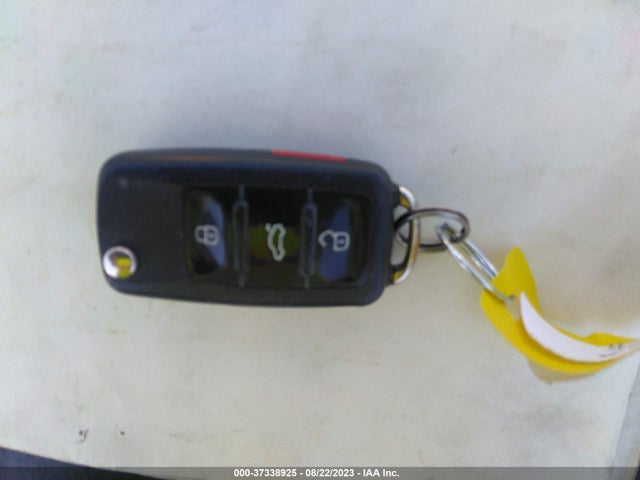 1VWBT7A32HC011008 Volkswagen Passat 1.8t Se
