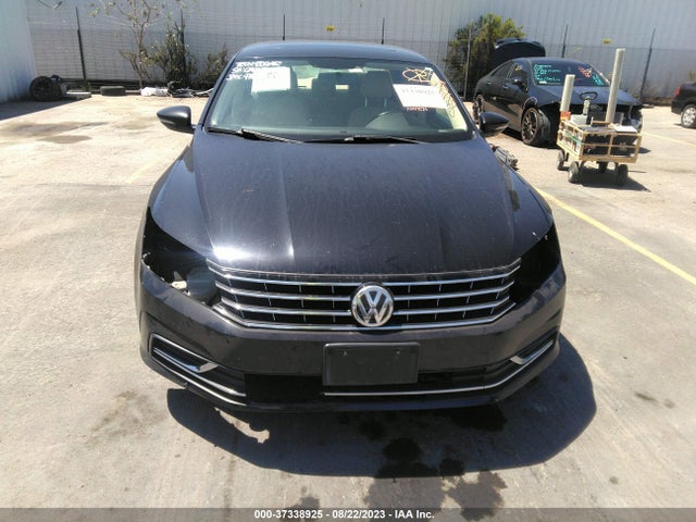 1VWBT7A32HC011008 Volkswagen Passat 1.8t Se