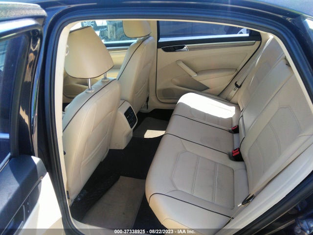 1VWBT7A32HC011008 Volkswagen Passat 1.8t Se
