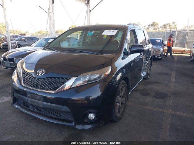 Toyota SIENNA SE 2015 5TDXK3DC1FS644076 Image 2