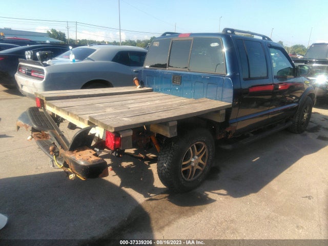 2004 CHEVROLET S-10 LS VIN: 1GCDT13X44K151389