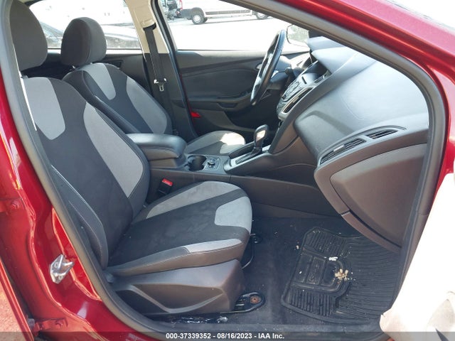 2014 FORD FOCUS SE VIN: 1FADP3K2XEL398262