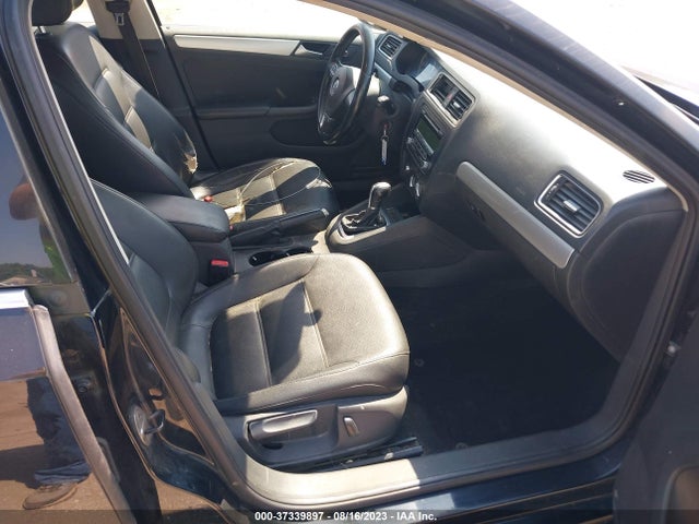 3VWD17AJ8EM370354 Volkswagen Jetta Sedan Se W/connectivity