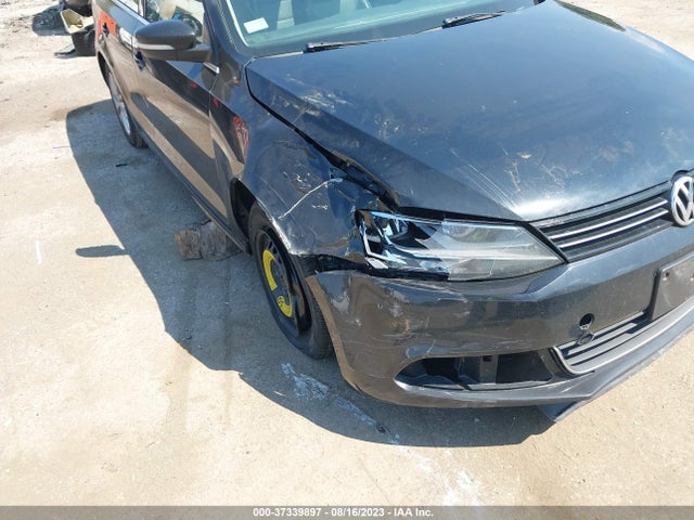 3VWD17AJ8EM370354 Volkswagen Jetta Sedan Se W/connectivity