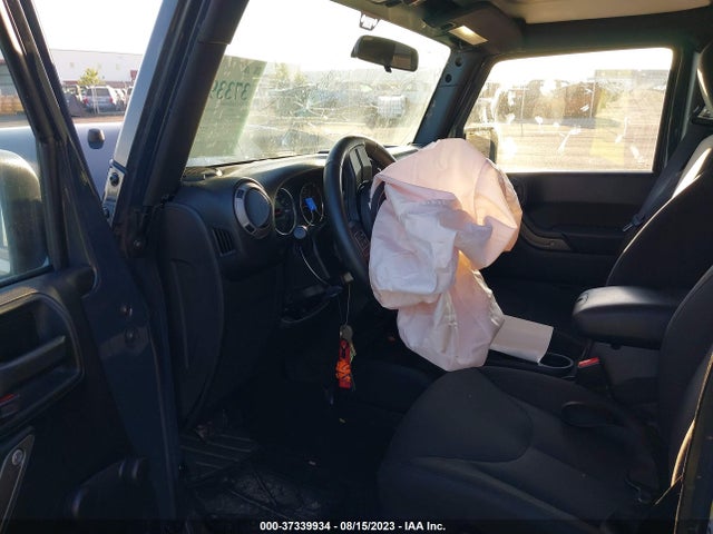 2016 JEEP WRANGLER UNLIMITED SPORT VIN: 1C4BJWDG3GL313598