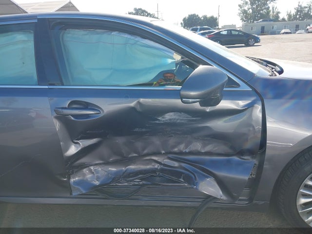 JTHBK1GG9F2208367 Lexus ES 350