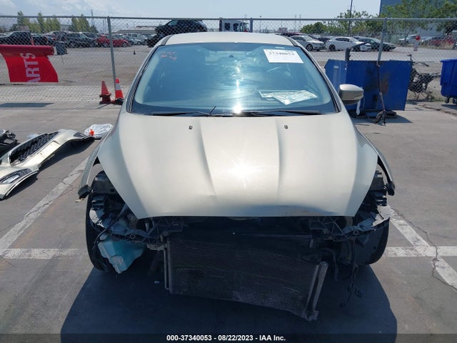 Ford FOCUS SE 2016 1FADP3K22GL221594 Image 5
