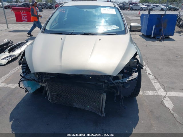 Ford FOCUS SE 2016 1FADP3K22GL221594 Image 13