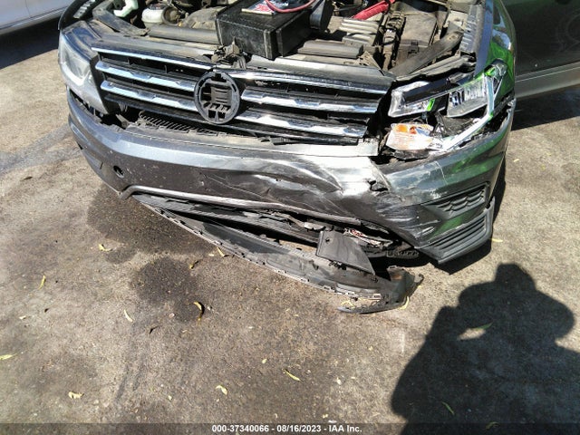 3VV1B7AX6JM074431 Volkswagen TIGUAN S