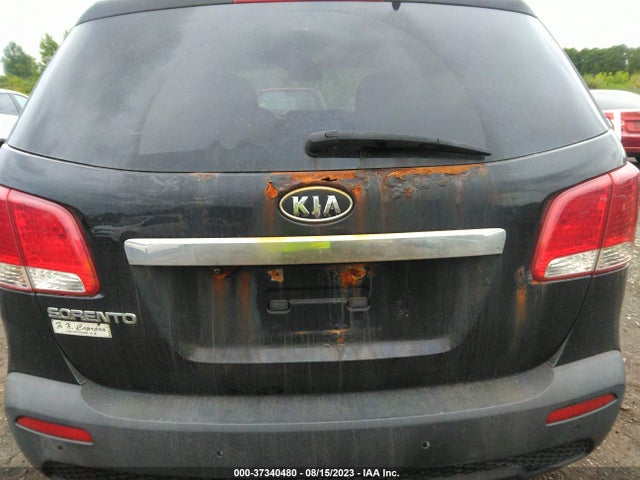 2011 KIA SORENTO LX VIN: 5XYKTDA26BG065195