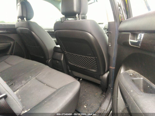 2011 KIA SORENTO LX VIN: 5XYKTDA26BG065195