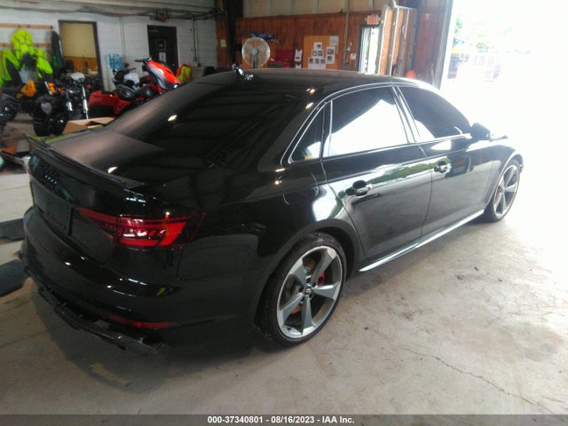 WAUB4AF44JA224975 Audi S4 Premium Plus