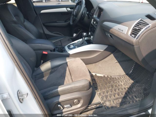 WA1CGAFP3EA129526 Audi Sq5 Premium Plus