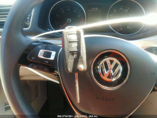 1VWAT7A36HC063804 Volkswagen Passat 1.8t S