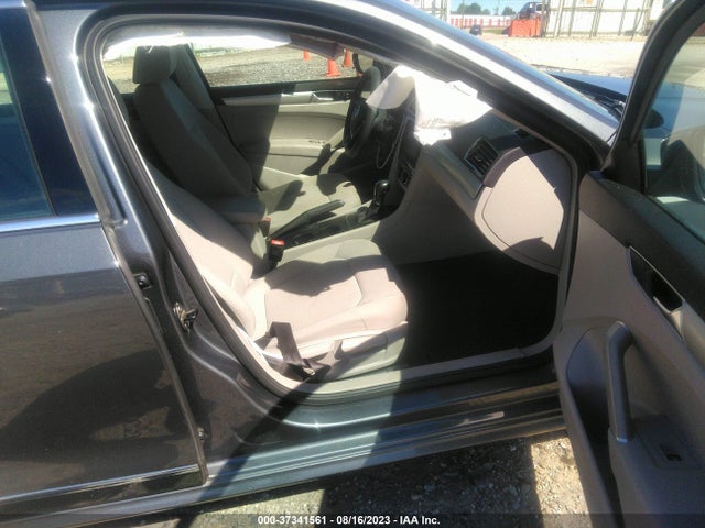 1VWAT7A36HC063804 Volkswagen Passat 1.8t S