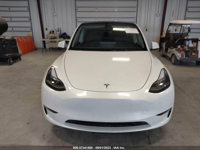 Tesla Model Y Long Range 2023 7SAYGAEE2PF598163 Image 4