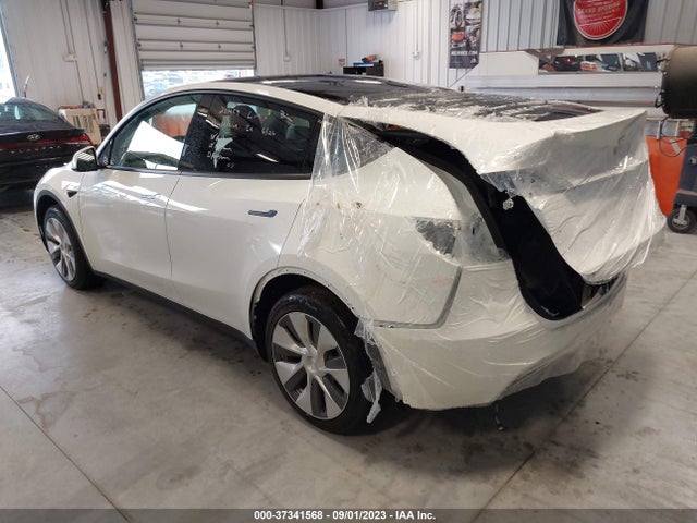 Tesla Model Y Long Range 2023 7SAYGAEE2PF598163 Image 9