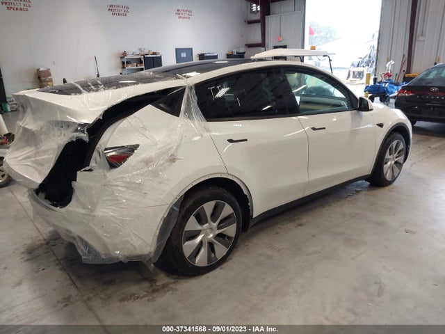 Tesla Model Y Long Range 2023 7SAYGAEE2PF598163 Image 10