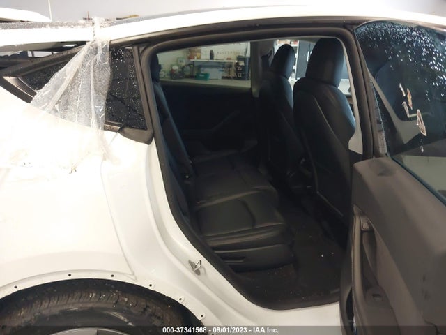 Tesla Model Y Long Range 2023 7SAYGAEE2PF598163 Image 14