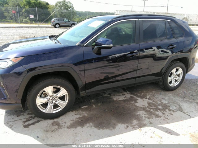 Toyota Rav4 Xle 2021 JTMP1RFV8MD073733 Image 2