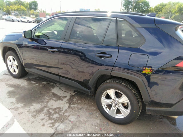 Toyota Rav4 Xle 2021 JTMP1RFV8MD073733 Image 3