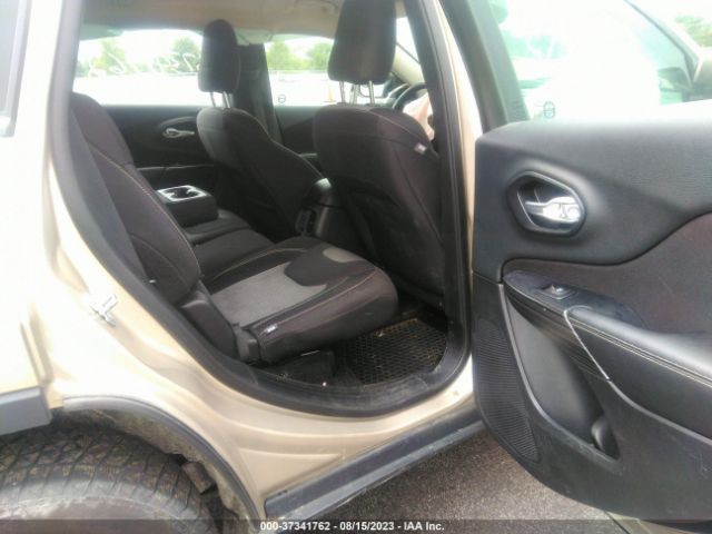 1C4PJMAB4FW665296 Jeep Cherokee Sport