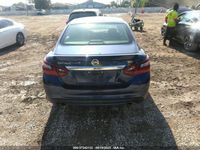 1N4AL3AP2HN310891 Nissan Altima 2.5 Sr