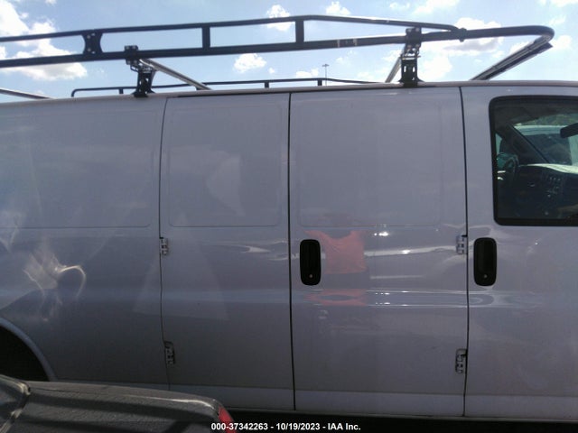 Chevrolet EXPRESS CARGO VAN 2018 1GCWGBFP3J1338767 Image 13