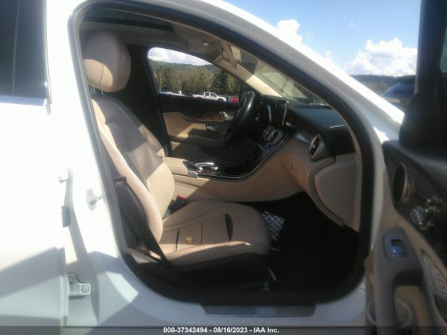 55SWF4KB3FU001215 Mercedes-Benz C 300 Sport 4matic/luxury 4matic/4matic