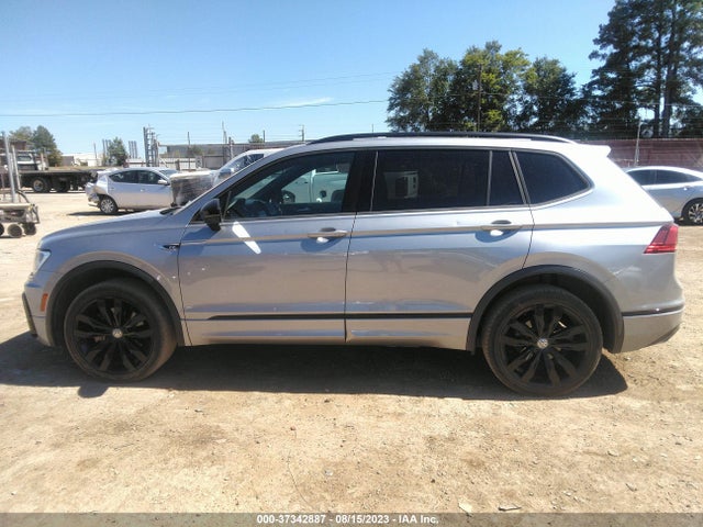 3VV2B7AX8LM120395 Volkswagen Tiguan Se/sel/se R-line Black