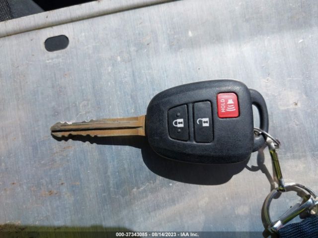 JTKKUPB42E1041052 Scion XD