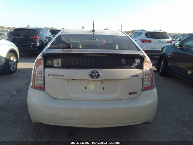 Toyota Prius Four 2015 JTDKN3DU4F0455015 Image 16
