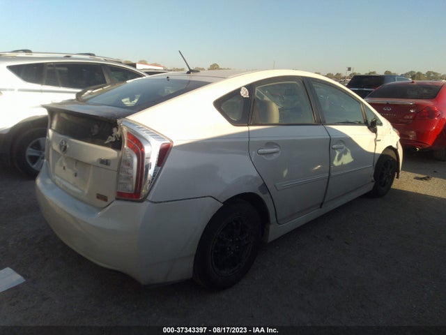 Toyota Prius Four 2015 JTDKN3DU4F0455015 Image 4