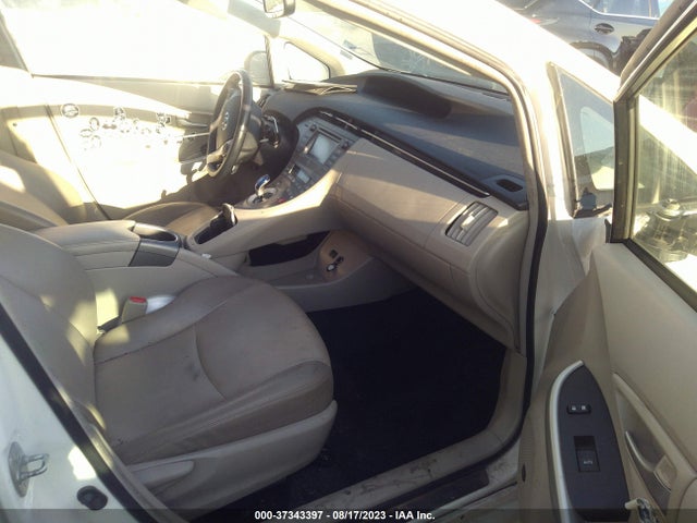 Toyota Prius Four 2015 JTDKN3DU4F0455015 Image 5