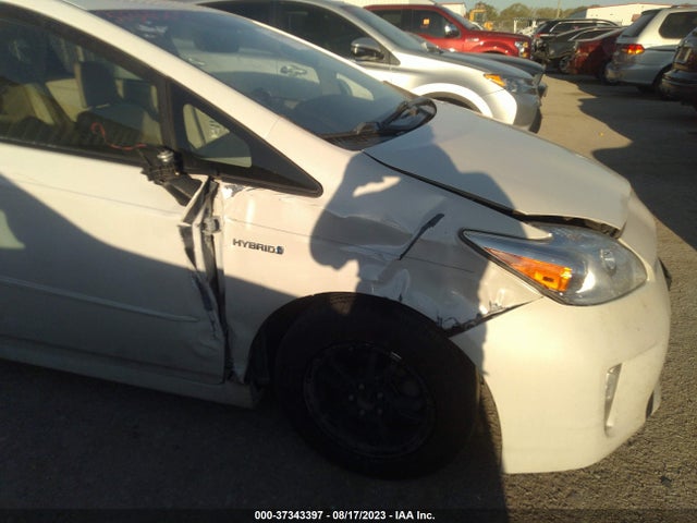 Toyota Prius Four 2015 JTDKN3DU4F0455015 Image 6