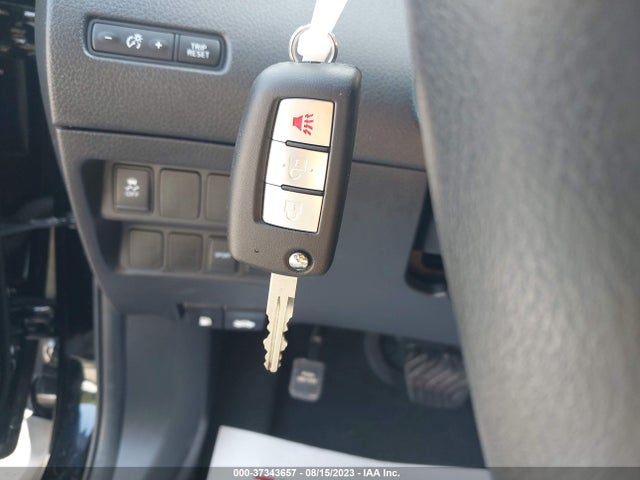 2017 NISSAN ROGUE S VIN: JN8AT2MT8HW383789