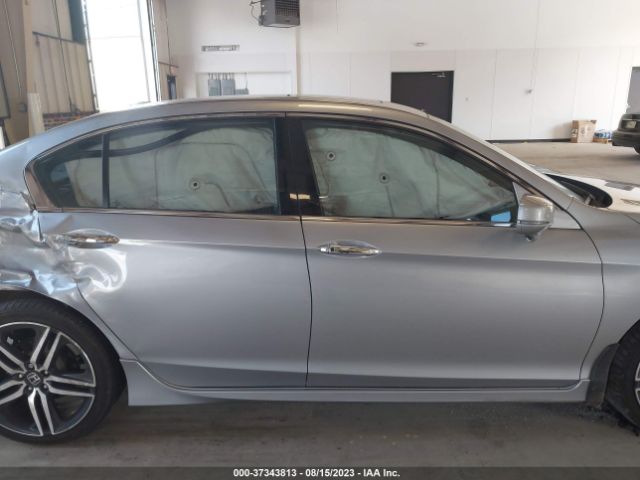 1HGCR3F9XHA001383 Honda Accord Sedan Touring