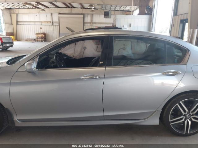 1HGCR3F9XHA001383 Honda Accord Sedan Touring