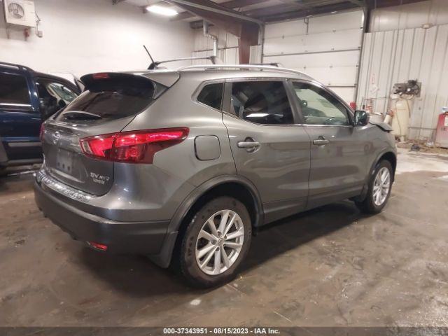 JN1BJ1CR1JW208637 Nissan Rogue Sport Sv