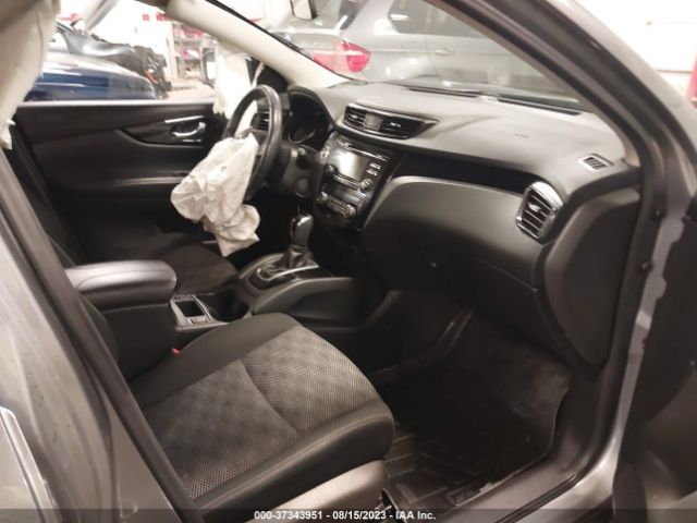 JN1BJ1CR1JW208637 Nissan Rogue Sport Sv