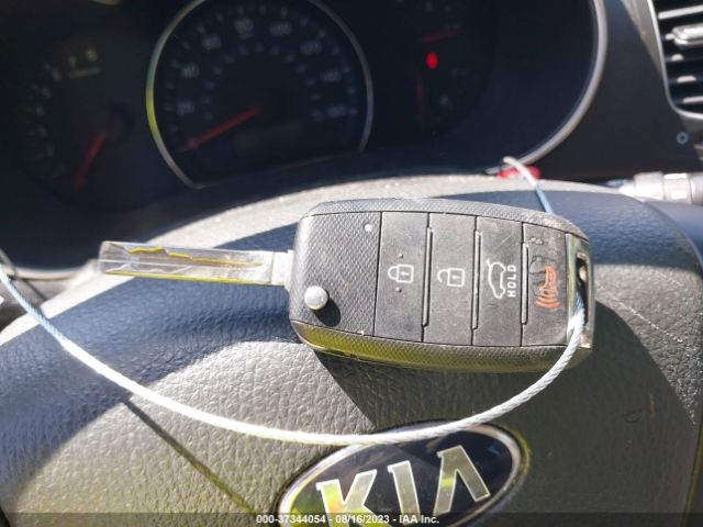 5XYKTCA60FG656142 KIA SORENTO LX