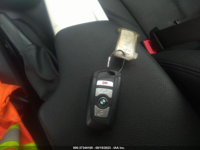 WBA8E5G56JNU47856 BMW 3 Series 320i Xdrive