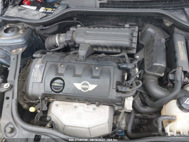 2011 MINI COOPER CLUBMAN WMWZF3C57BTY00503 Photo 9