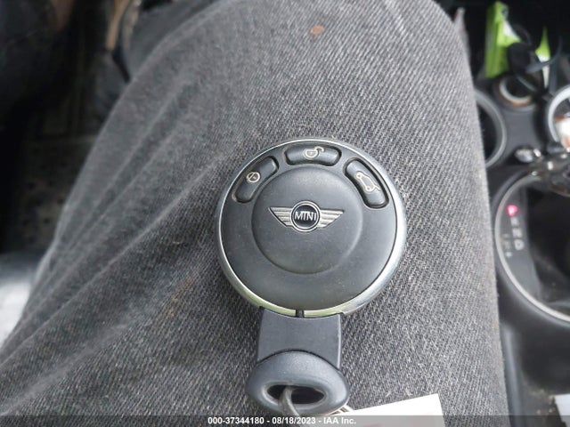 2011 MINI COOPER CLUBMAN WMWZF3C57BTY00503 Photo 10