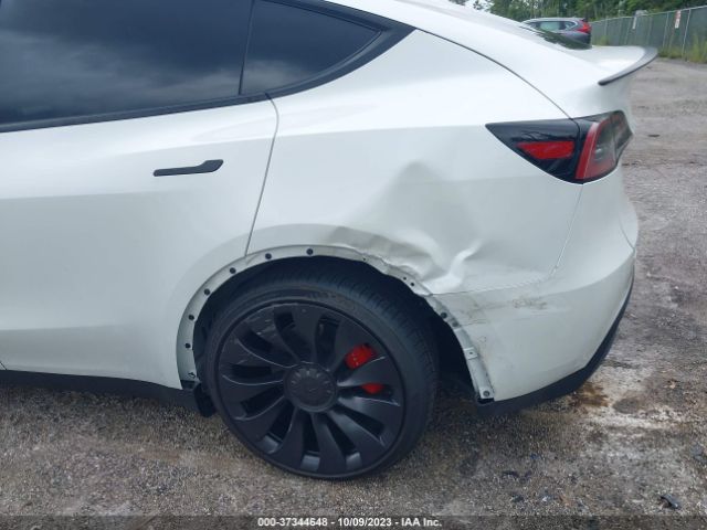 7SAYGDEF6NF451061 Tesla Model Y Performance